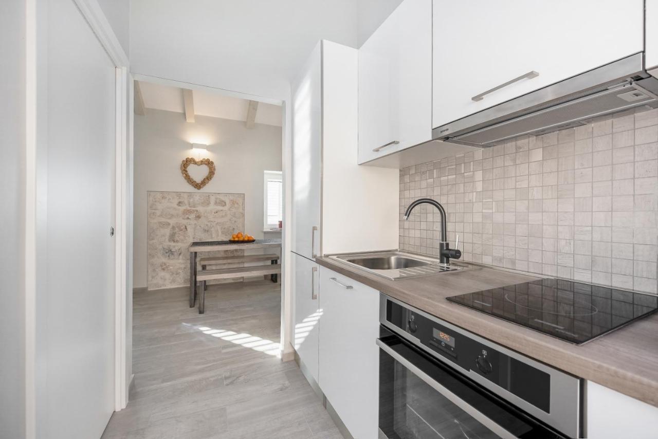 Jully Apartment With Swimming Pool Babino Polje 外观 照片