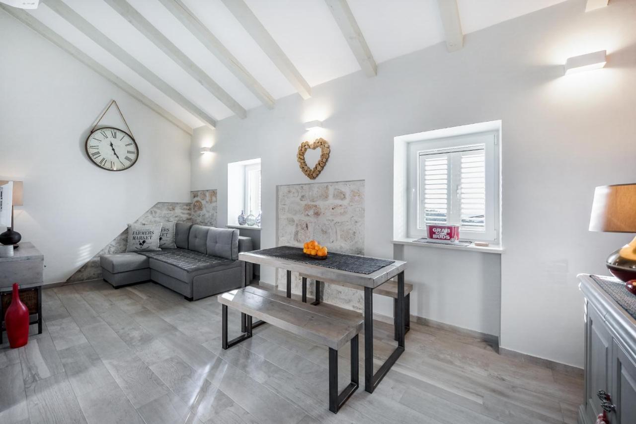 Jully Apartment With Swimming Pool Babino Polje 外观 照片
